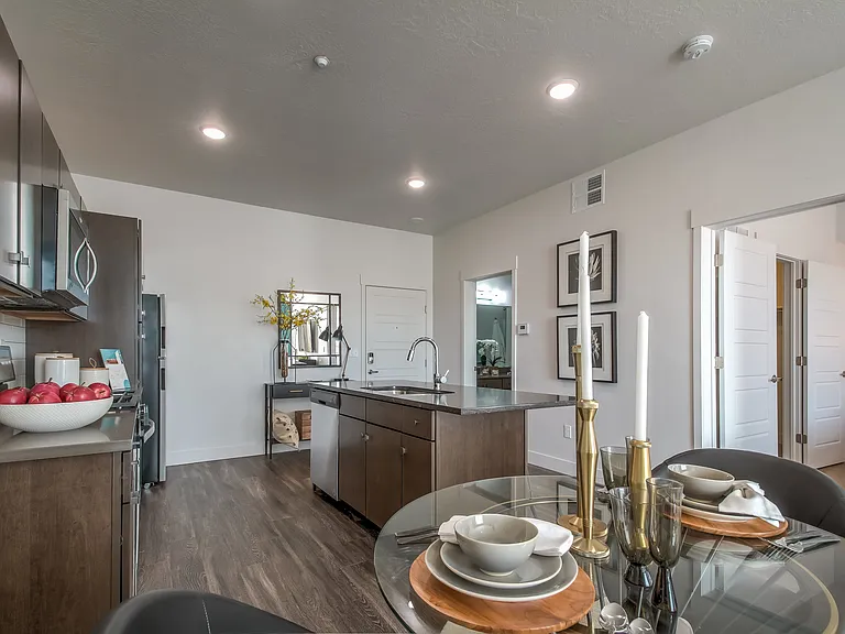 The Bonneville Apartments — Photo 25