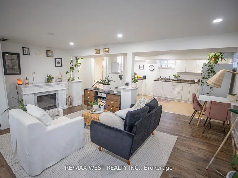 93 Peel St #2 — Photo 2