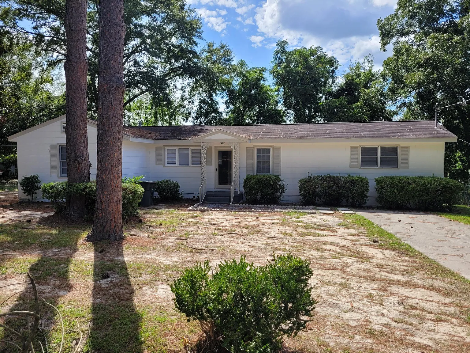 3 bed, 1194 sqft, $1,650 — Photo 1