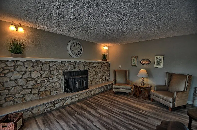 3 bed, 1926 sqft, $3,000 — Photo 4