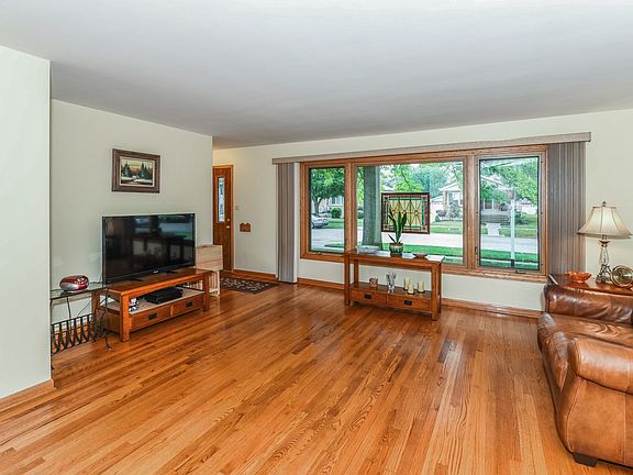 2nd image of 10405 S Keeler Ave