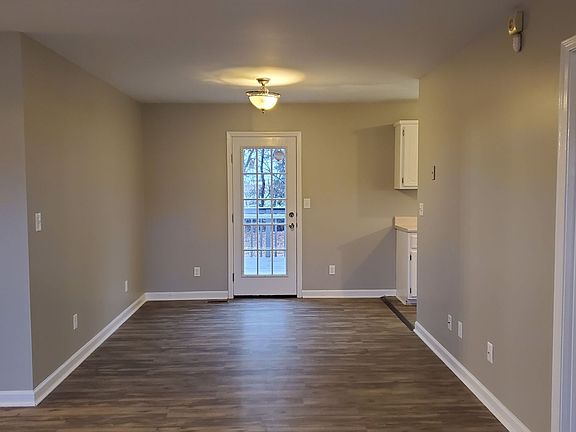 4th image of 815 Princeton Cir