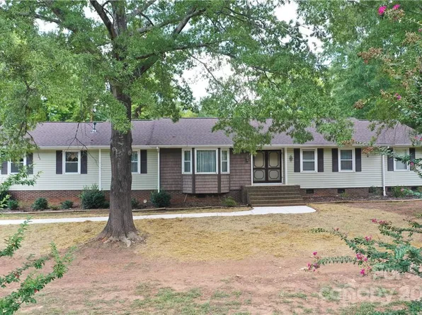 138 Lennox Dr, Wadesboro, NC 28170
