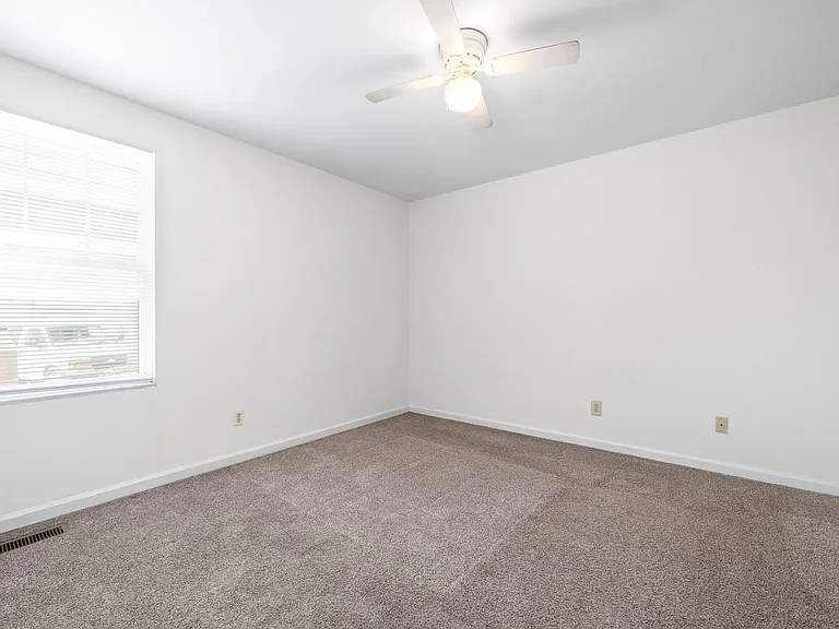W Knollwood Cir - 1500 — Photo 13