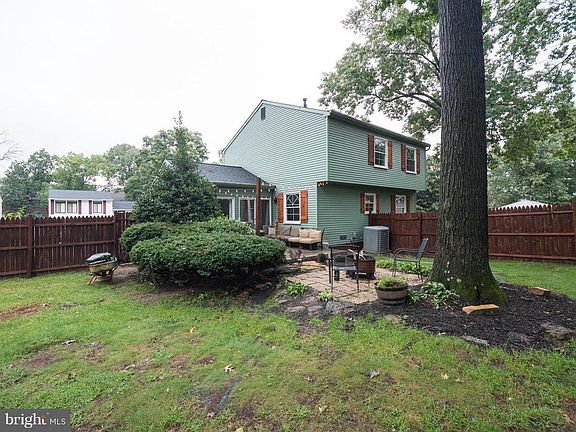 4th image of 7918 Parke West Dr