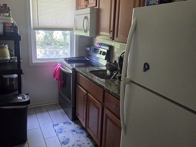 12 Corbin Ct #1 — Photo 3