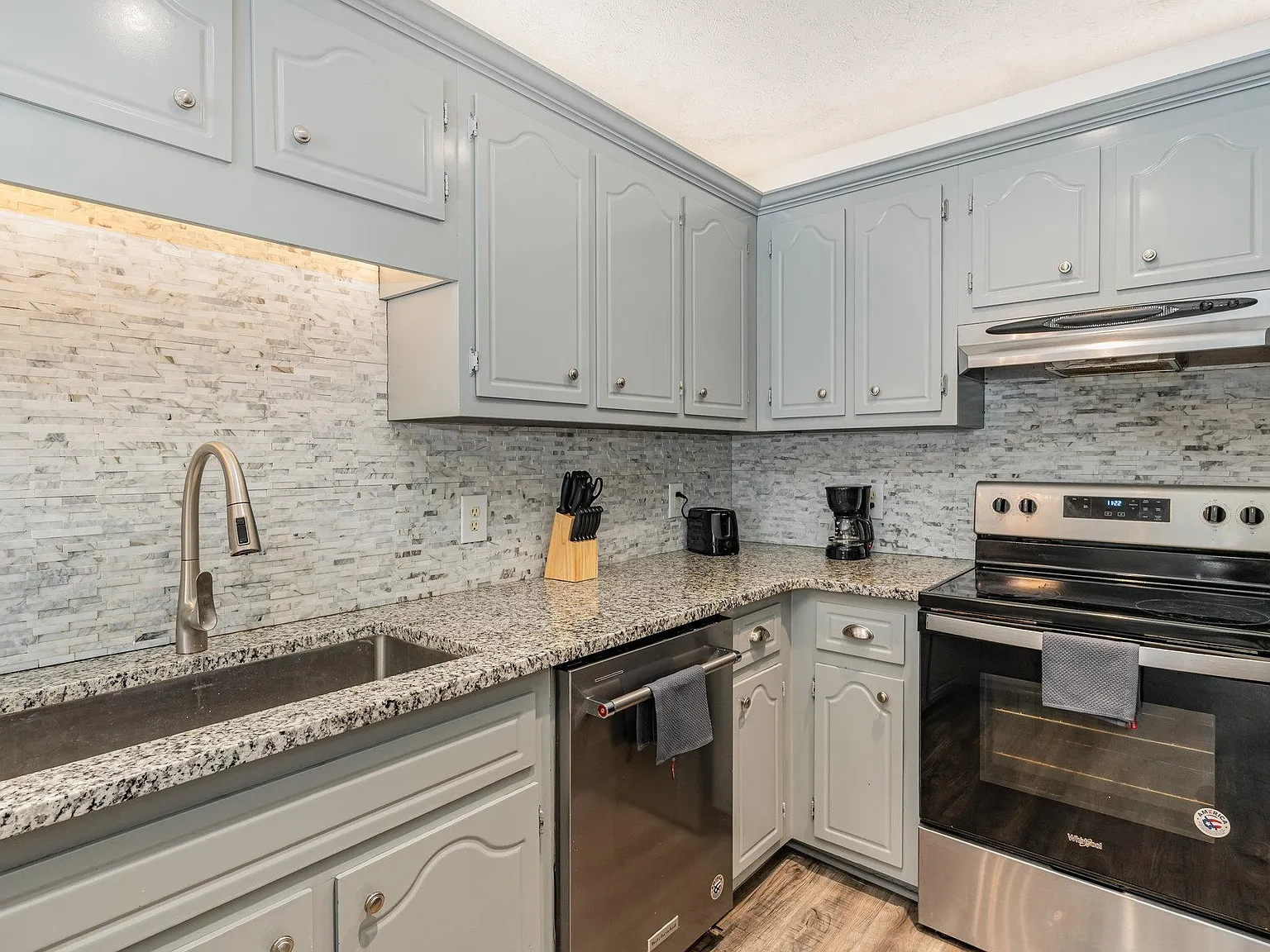 4 bed, 2.0 bath, 1650 sqft, $1,027 — Photo 3