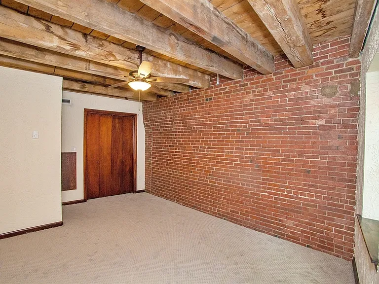 146 Commercial St #4 — Photo 8