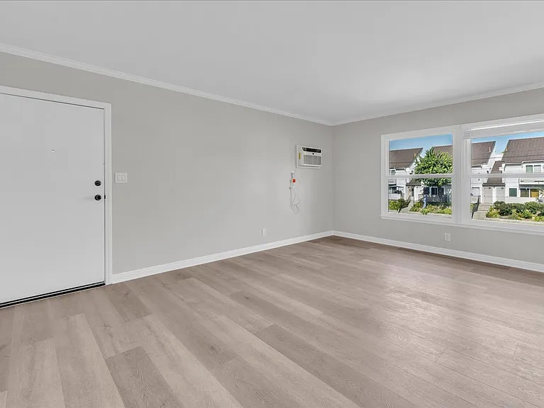 4943 Coldwater Canyon Ave — Photo 8