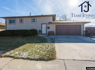 2855 Ridgecrest Dr, Casper, WY 82604
