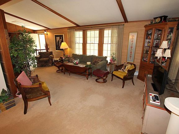 3rd image of 308 Highridge ROAD