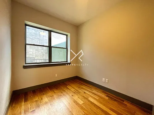 Rented by Yaffa Realty LLC | media 6