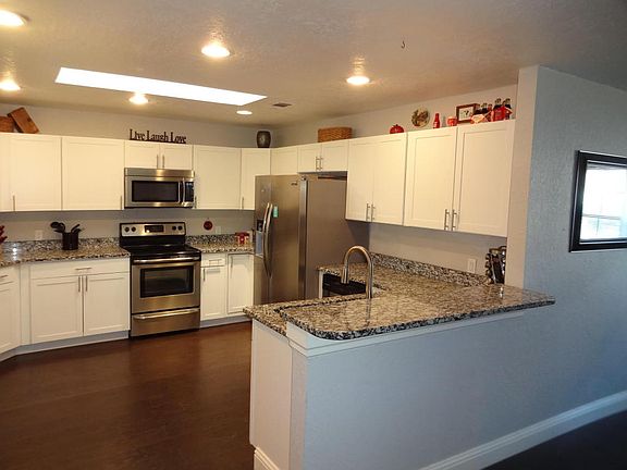 4th image of 261 Honeysuckle Way