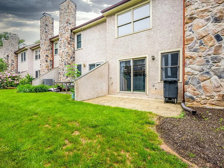 77 Bunker Hill Ct — Photo 20