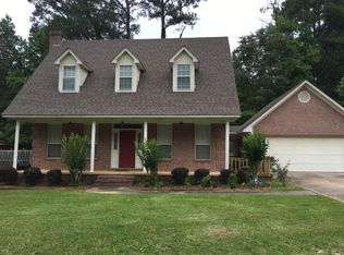 199 Deerfield Rd, Grenada, MS 38901