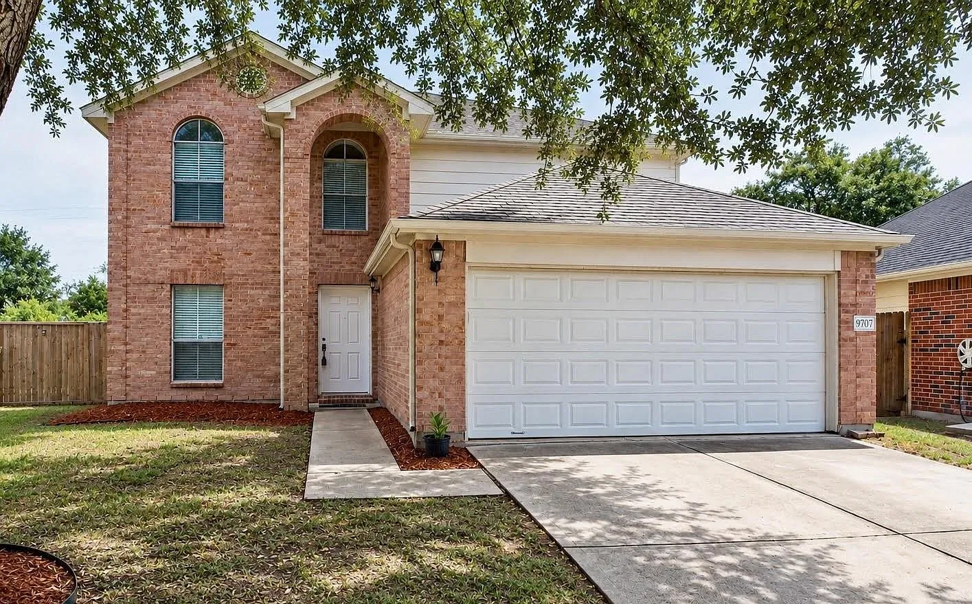 4 bed, 1792 sqft, $2,100 — Photo 1