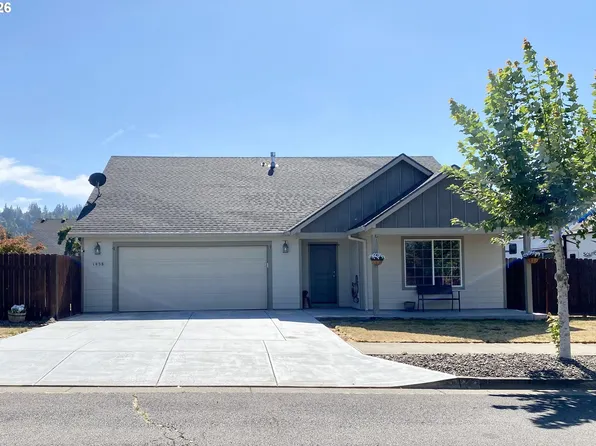 1458 Avery Dr, Silverton, OR 97381