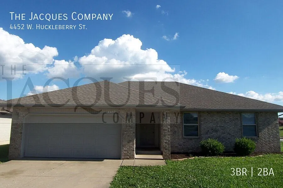 Walk to Elementary and Middle School From This 3 Bedroom, 2 Bath, Split Bedroom — Photo 2