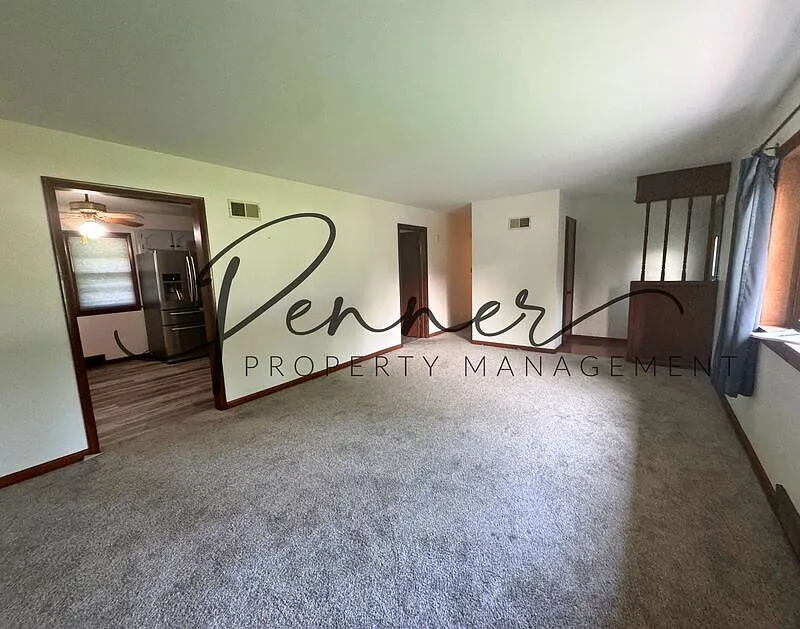 3 bed, 2.0 bath, 1170 sqft, $1,795 — Photo 3