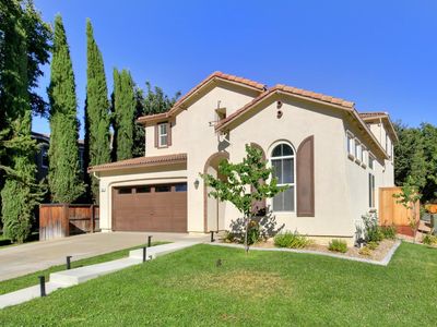 3662 W River Dr, Sacramento, CA, 95833
