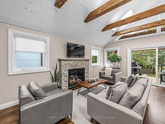 5th image of 41 Ringley Ave