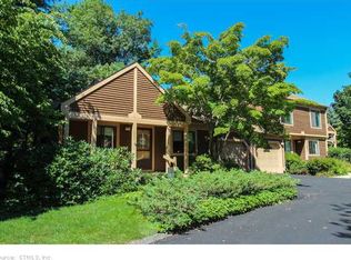 4 Wilton Ct, Avon, CT 06001