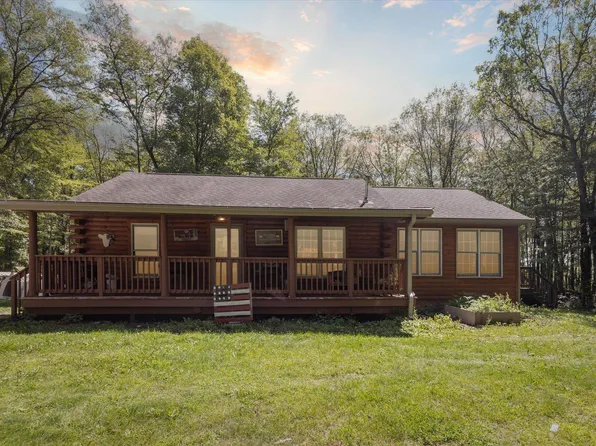 W10229 Jessica Ln, Crivitz, WI 54114