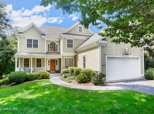 8 Allen Rd, Norwalk, CT 06851