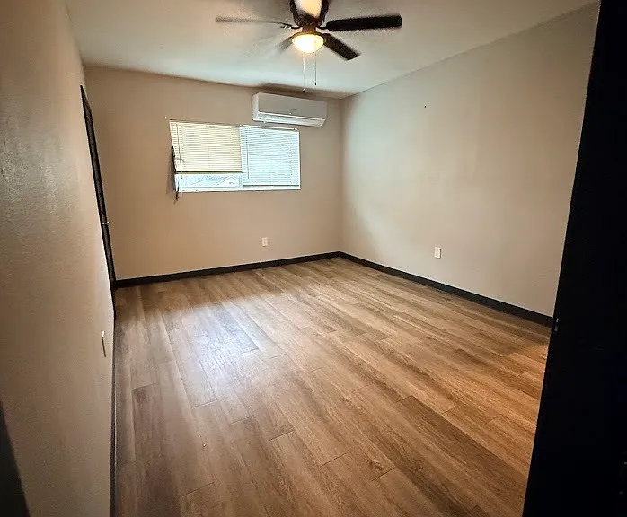 7210 Dahlia St — Photo 57