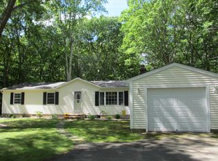 11 Circle Dr, Clinton, CT 06413