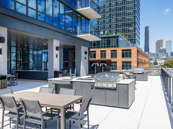 504 Sackett Street image 8 of 27