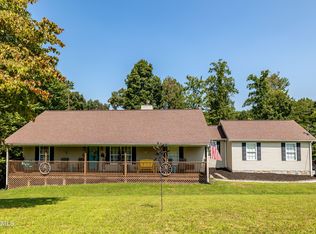 127 Black Oak Hills Ln, La Follette, TN 37766