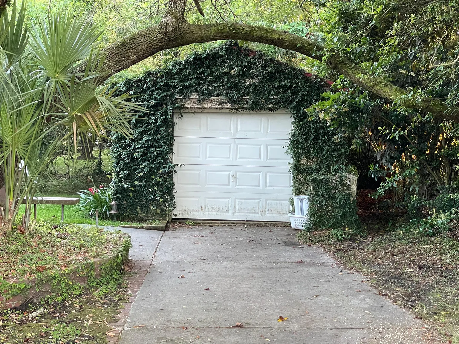 2107 Saint James Dr — Photo 2