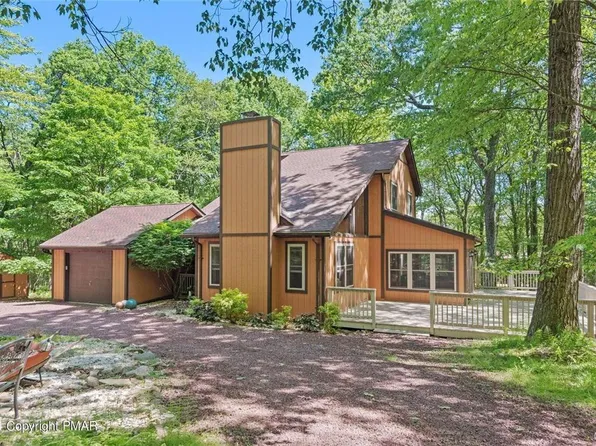 399 Moseywood Rd, Lake Harmony, PA 18624