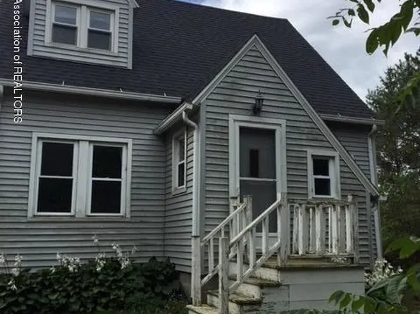 2144 E Hyde Rd, Saint Johns, MI 48879