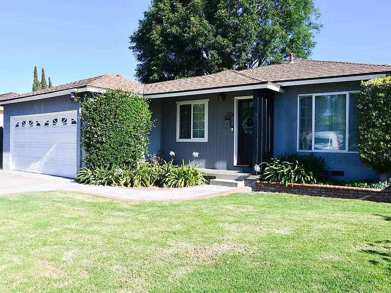 1210 E Oakmont Ave — Photo 4