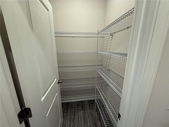 3rd image of 5142 Longview Run