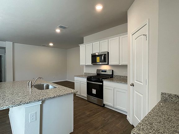 4th image of 13808 Bothwell Pl
