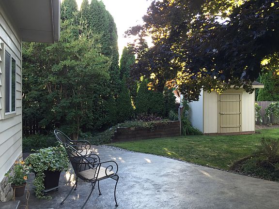 5th image of 22897 Cheryl Dr