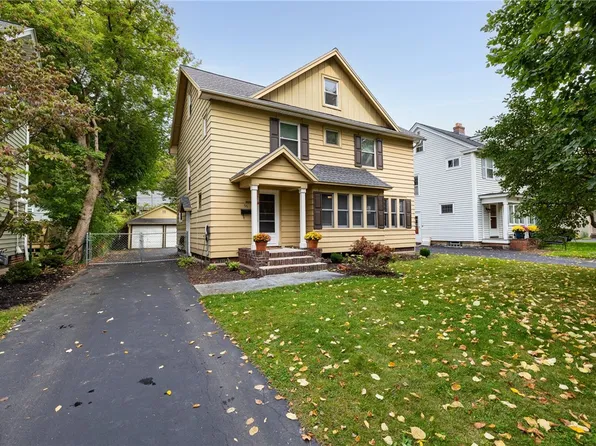 96 Elm Dr, Rochester, NY 14609