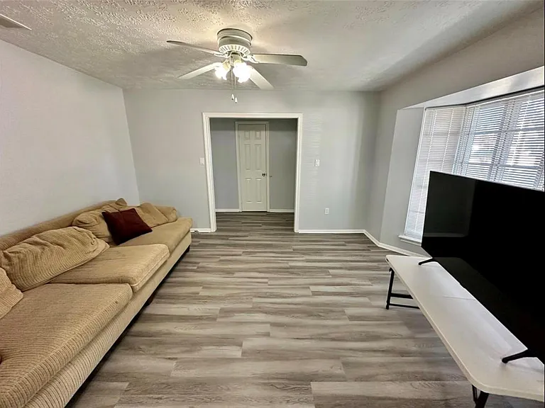 4310 Cinnabar Dr — Photo 9