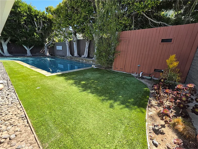 310 S Thurston Ave — Photo 61