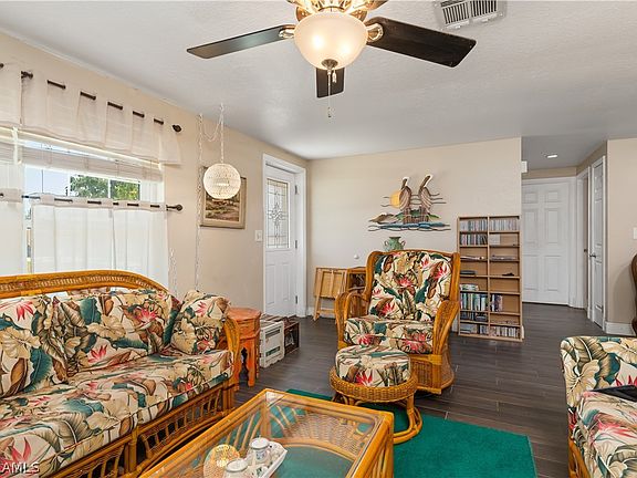 4th image of 20206 Gladstone Ave SW