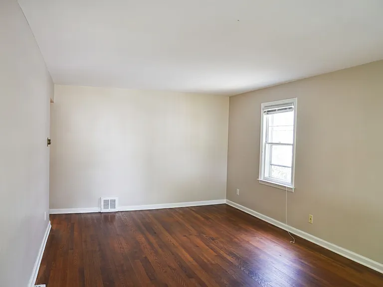 263 E Beechwold Blvd — Photo 2