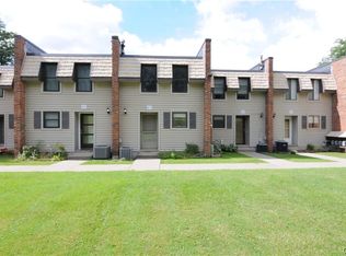 61 Chestnut Hls, New Hartford, NY 13413