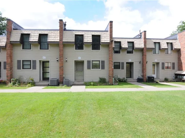 61 Chestnut Hls, New Hartford, NY 13413