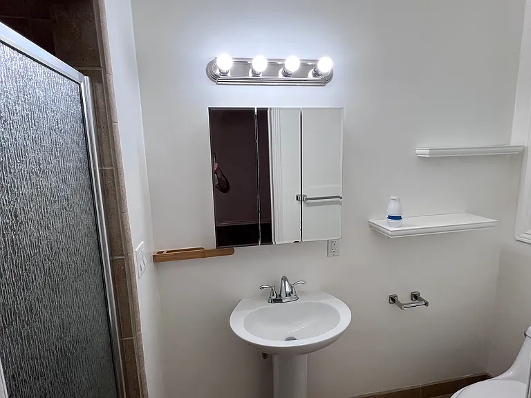 10650 Camarillo St #1 — Photo 17