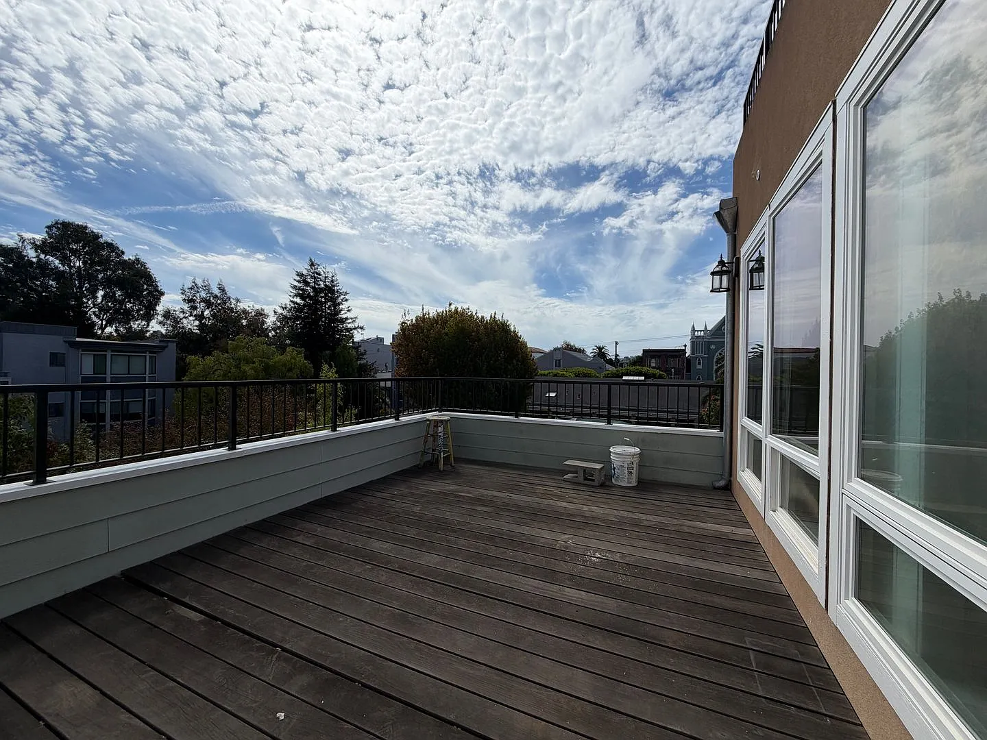 Bright & Spacious Home with Private Deck Near Dolores Park! — Photo 1