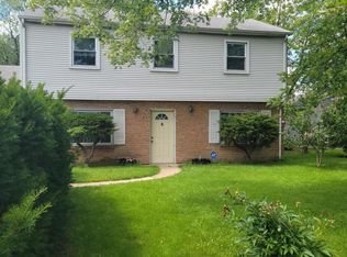 568 Redwood Rd, Bolingbrook, IL 60440