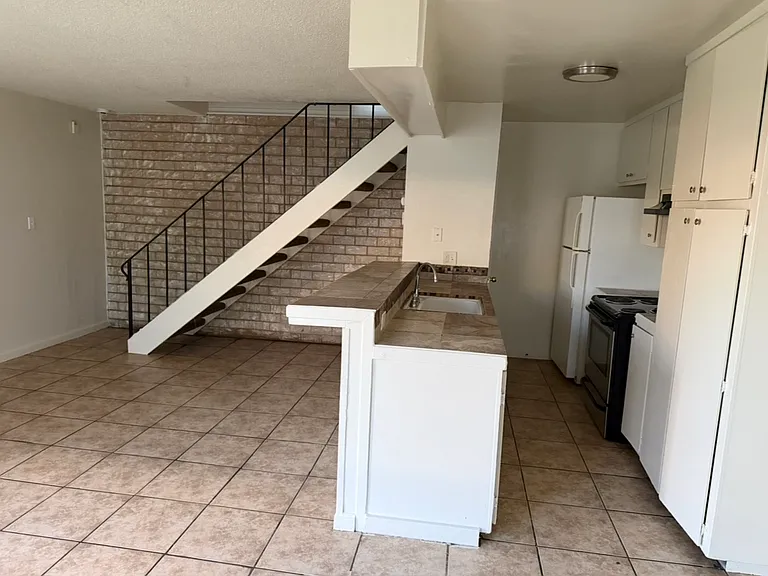 4477 La Cresta Way #2 — Photo 6